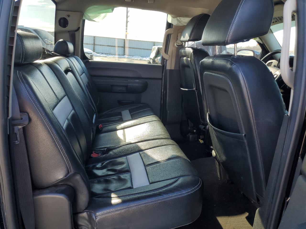 2012 Chevrolet Silverado - Image 10