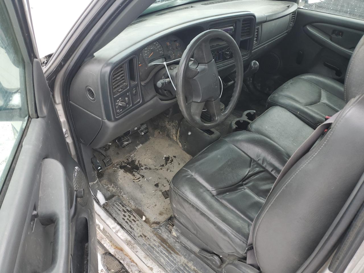 2006 Chevrolet Silverado - Image 8