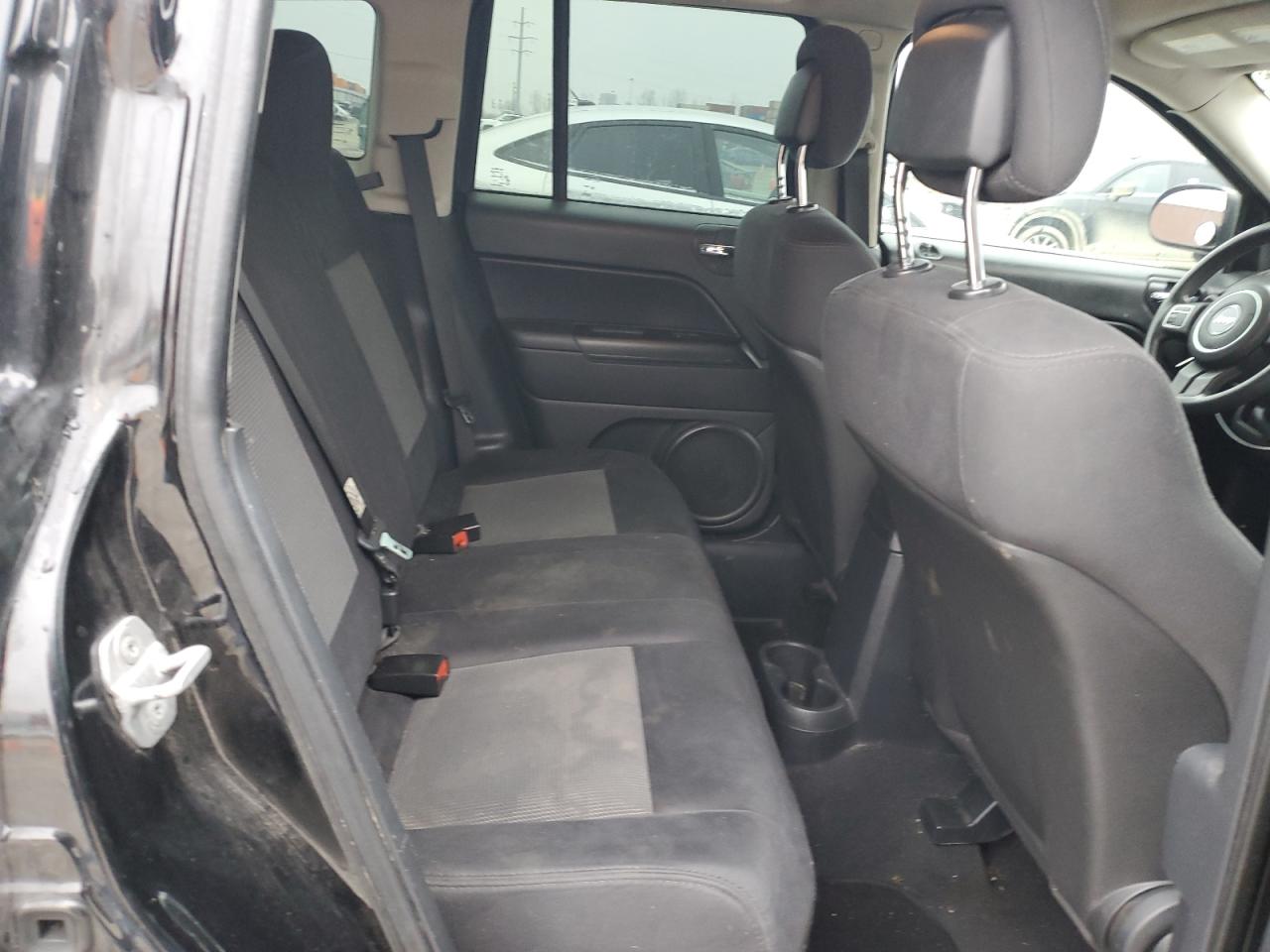 2012 Jeep Compass - Image 11