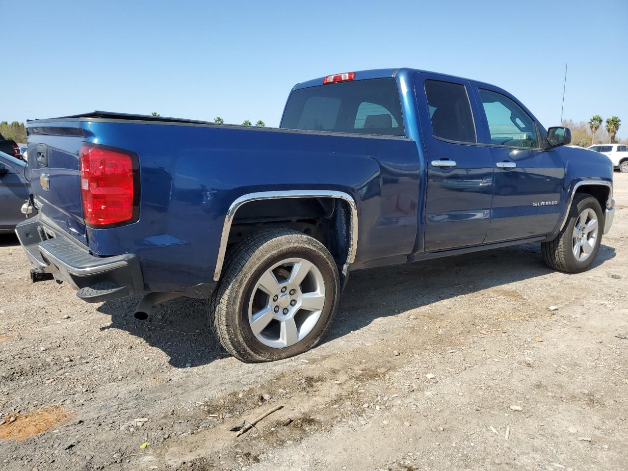 2015 Chevrolet Silverado - Image 3