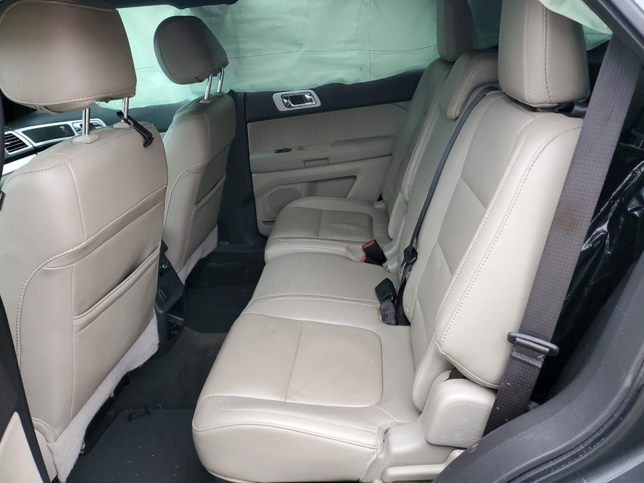 2015 Ford Explorer - Image 11