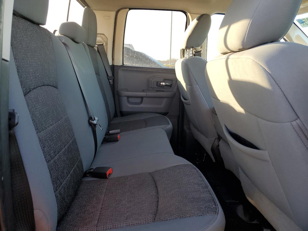 2013 RAM 1500 - Image 10