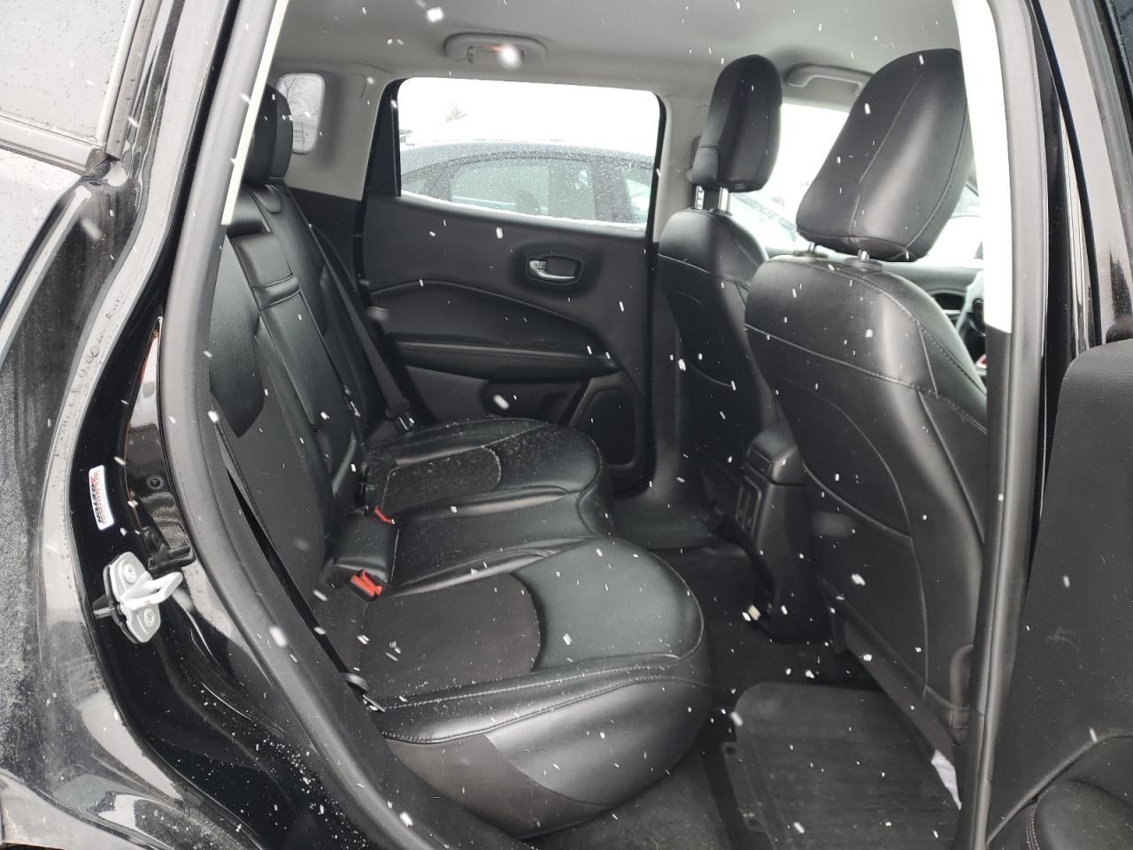 2020 Jeep Compass - Image 11