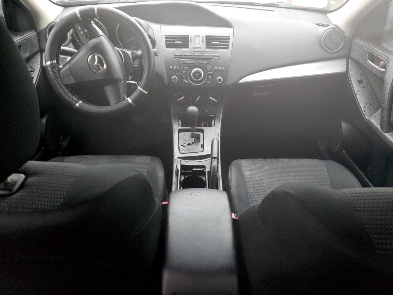 2013 Mazda 3 - Image 8