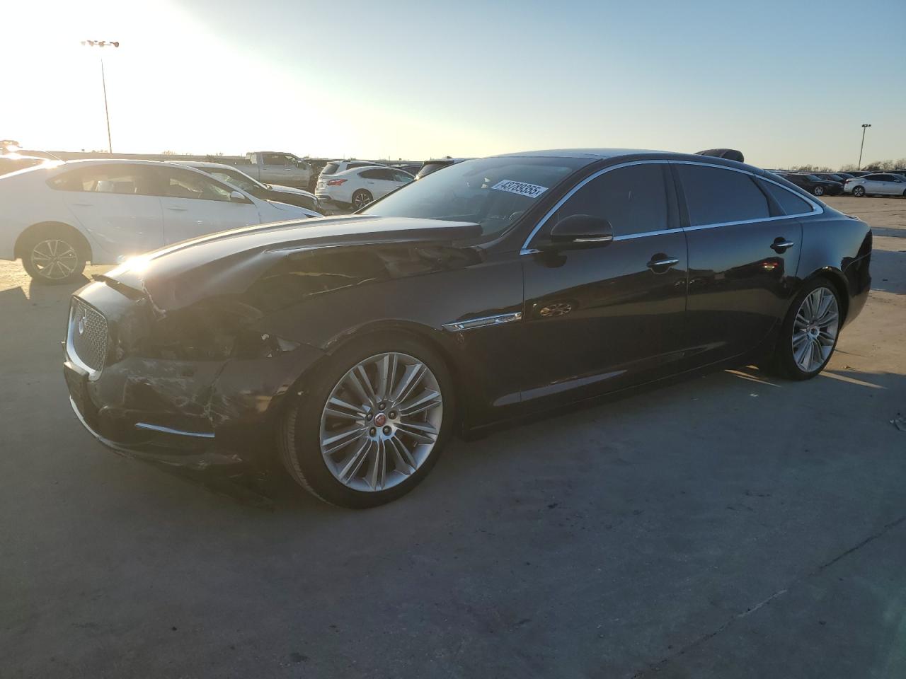 2015 Jaguar XJ - Image 1