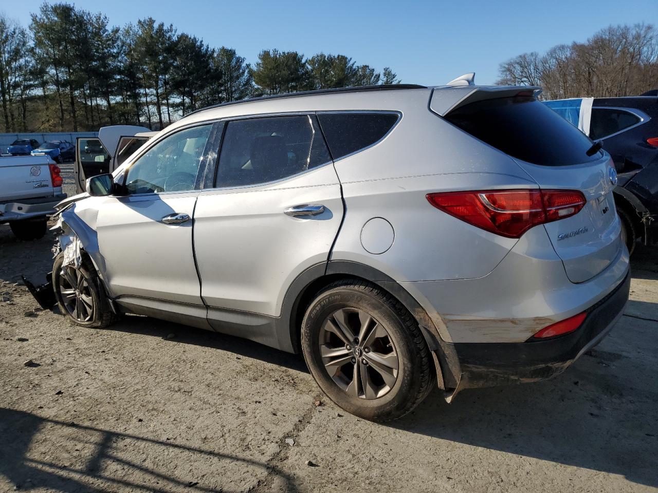 2014 Hyundai Santa Fe - Image 2