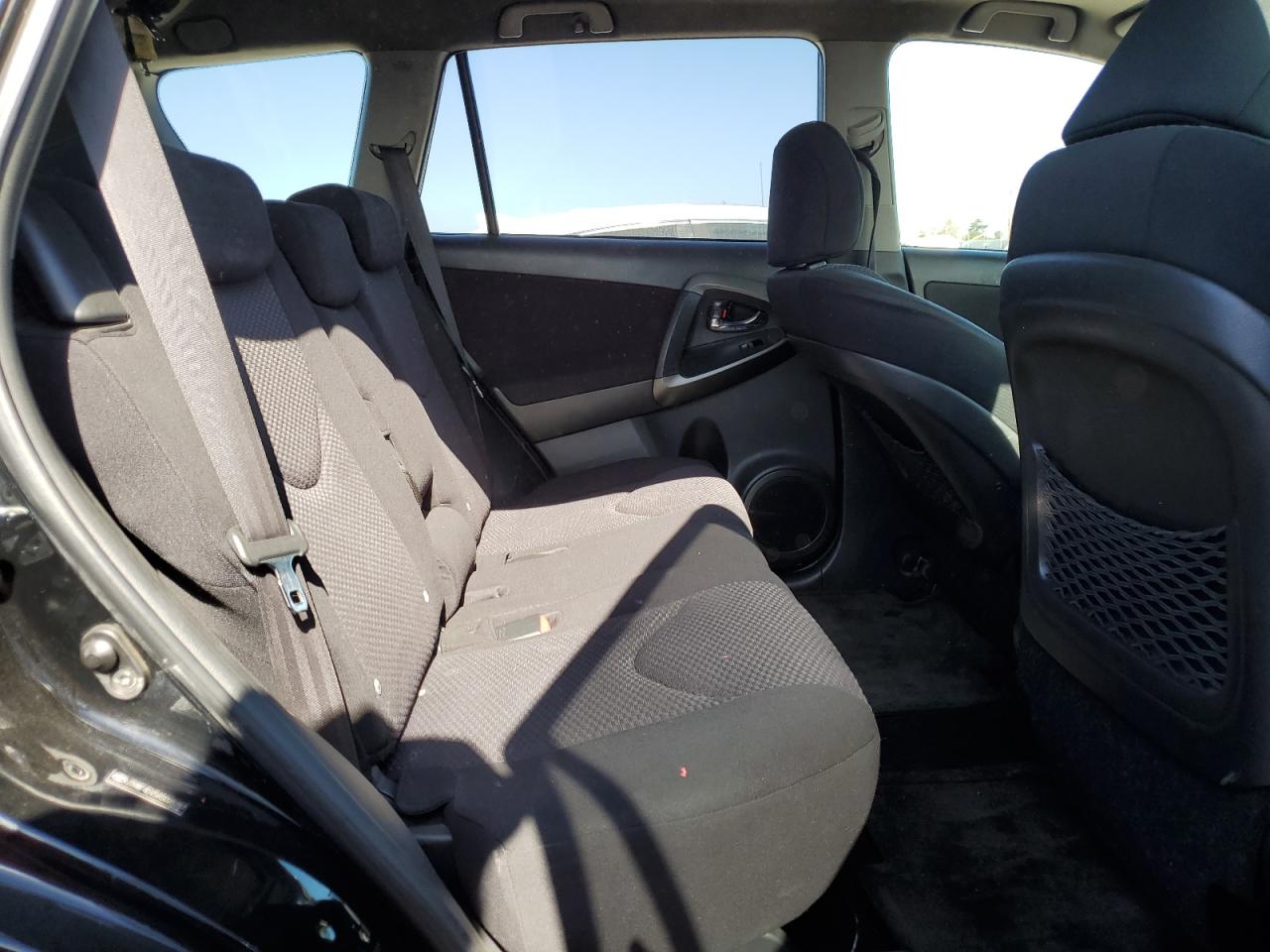 2010 Toyota RAV 4 - Image 11