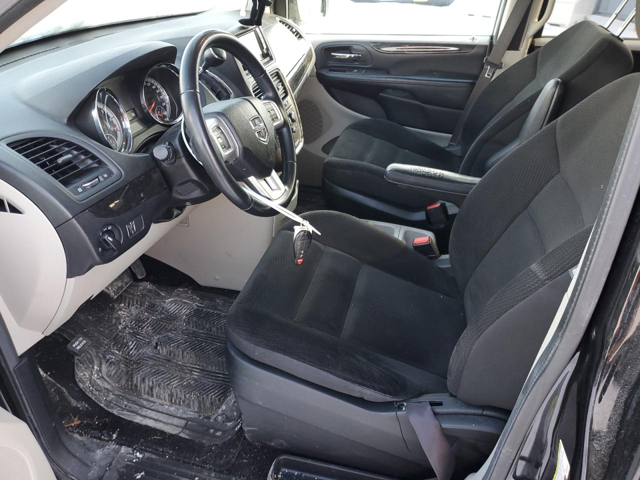 2017 Dodge Caravan - Image 7