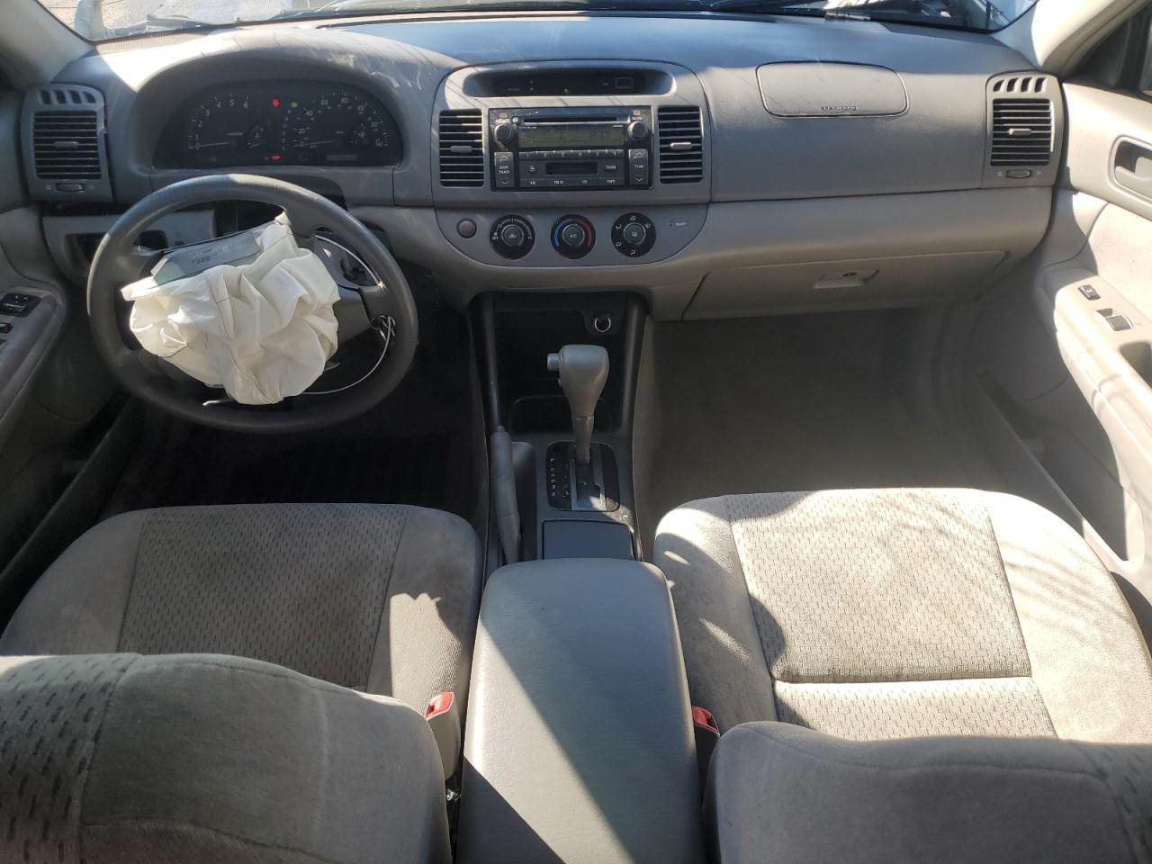 2004 Toyota Camry - Image 8