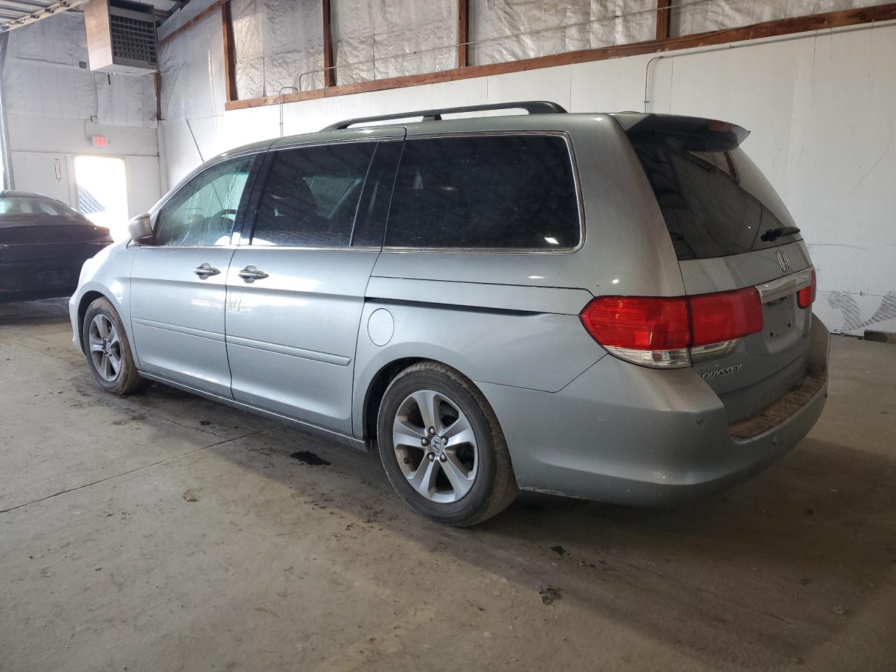 2008 Honda Odyssey - Image 2