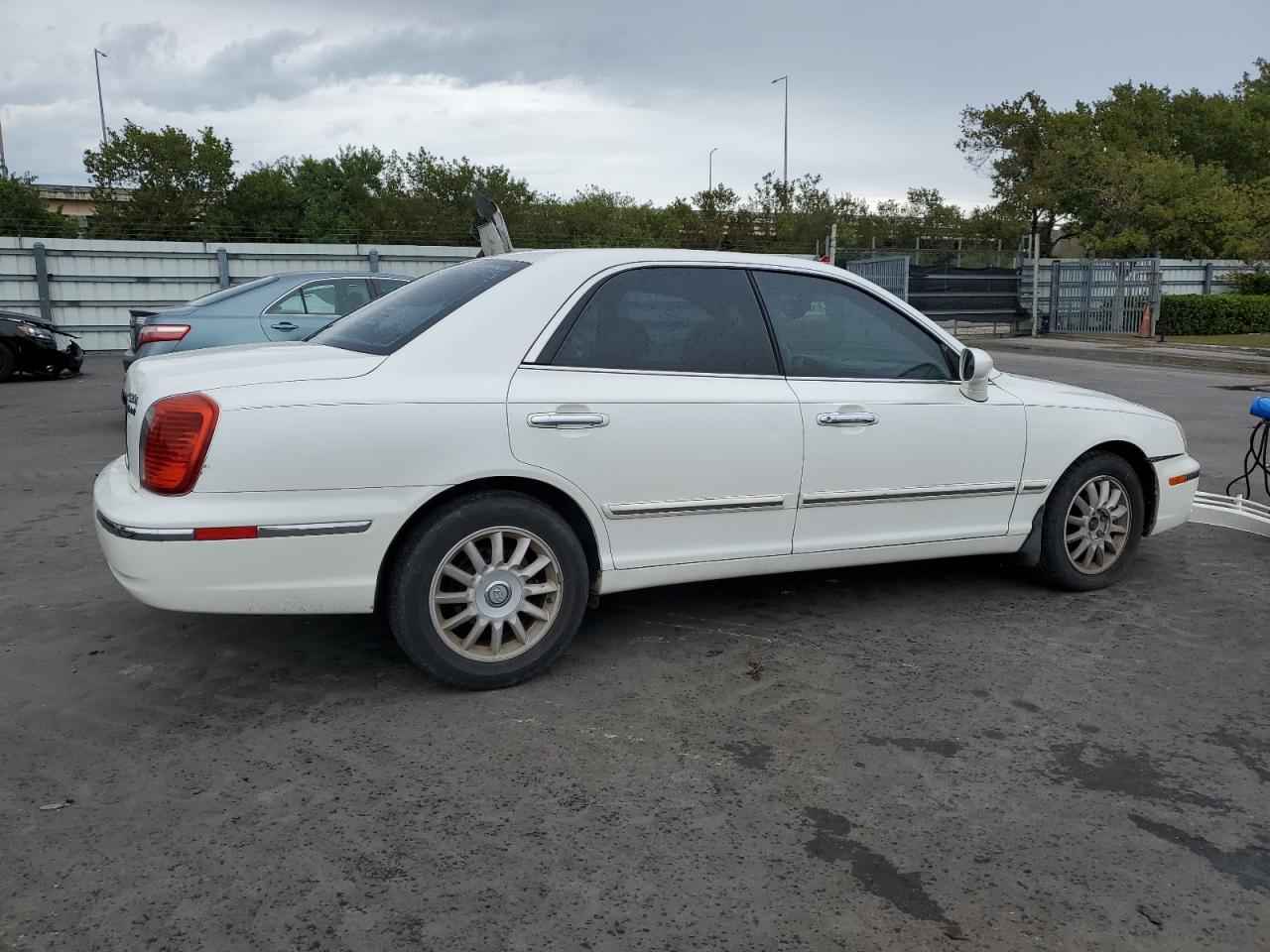2005 Hyundai Grandeur - Image 3