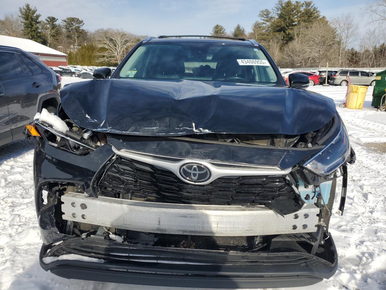 2021 Toyota Highlander - Image 5