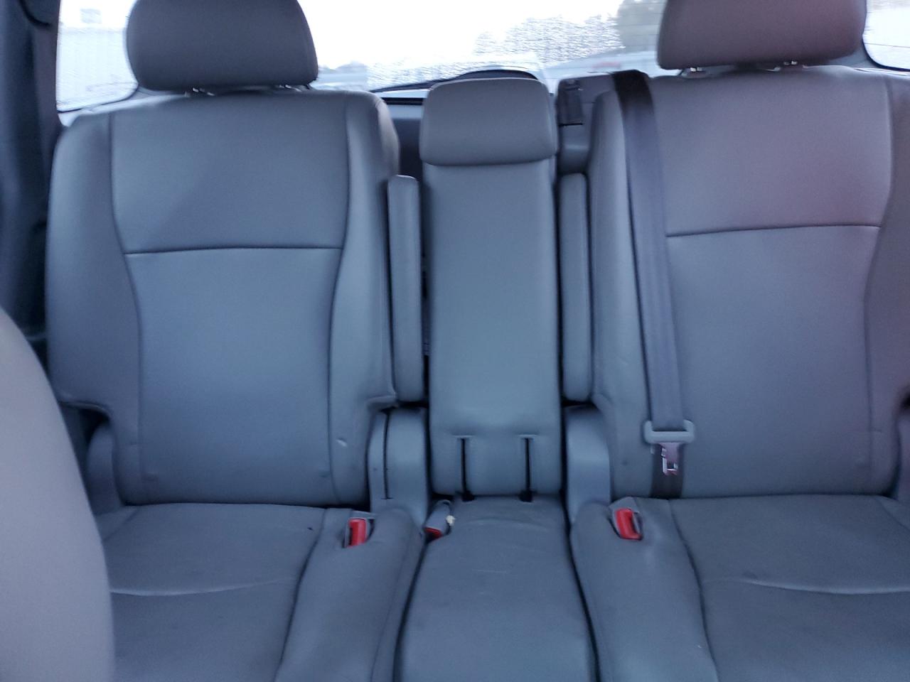 2013 Toyota Highlander - Image 10