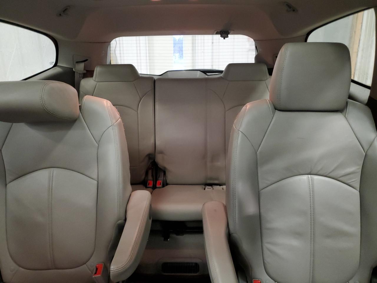 2015 Chevrolet Traverse - Image 10