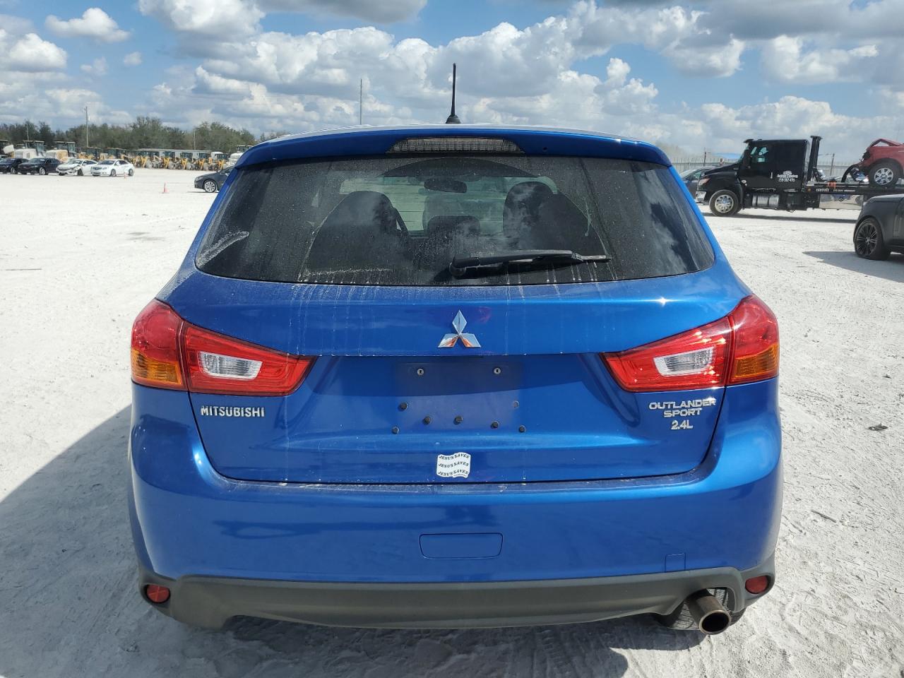 2015 Mitsubishi Outlander - Image 6
