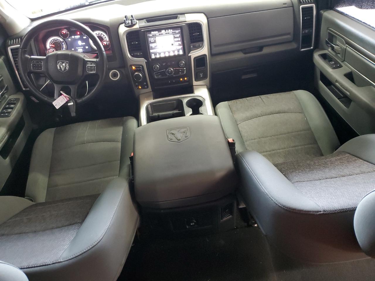 2015 RAM 1500 - Image 8