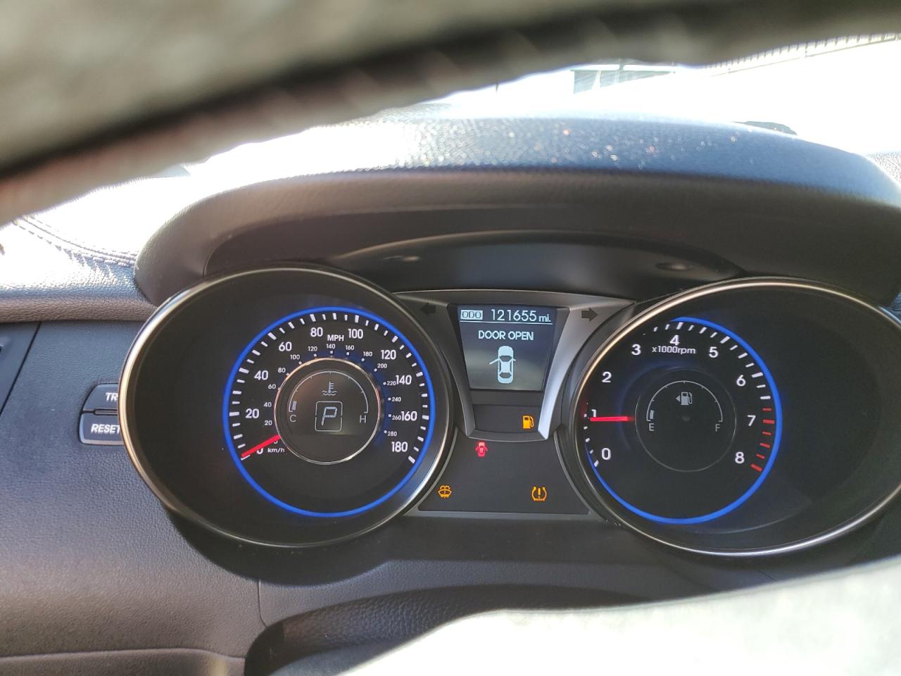 2015 Hyundai Genesis - Image 9