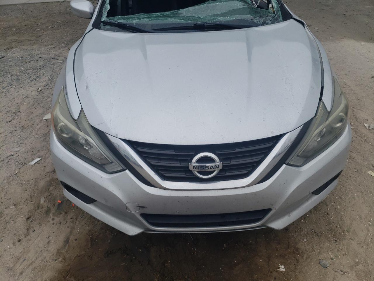 2016 Nissan Altima - Image 12