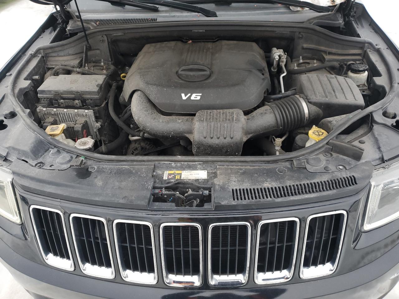 2015 Jeep Grand Cherokee - Image 12