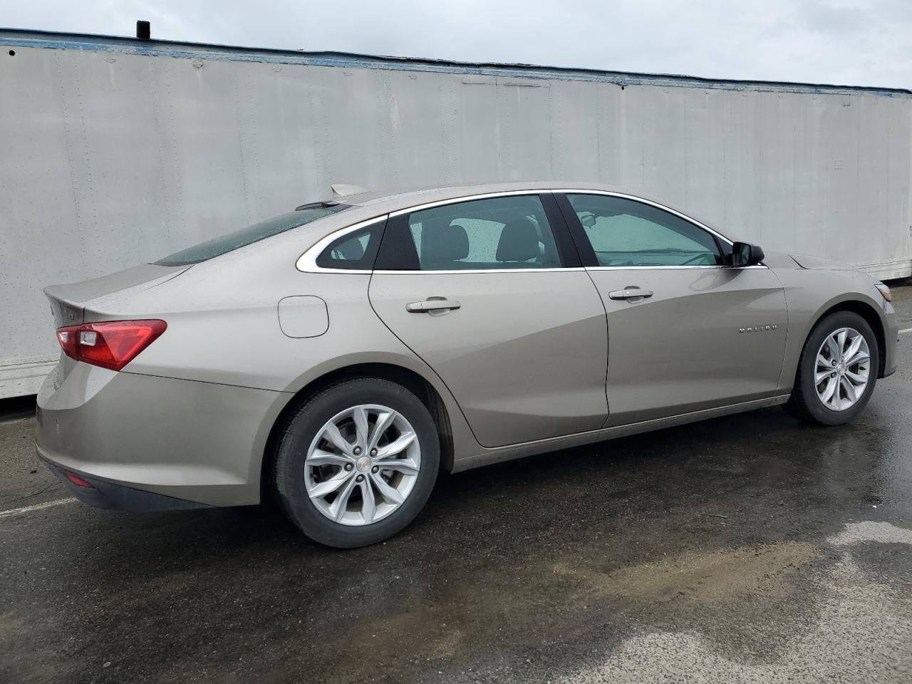 2023 Chevrolet Malibu - Image 3