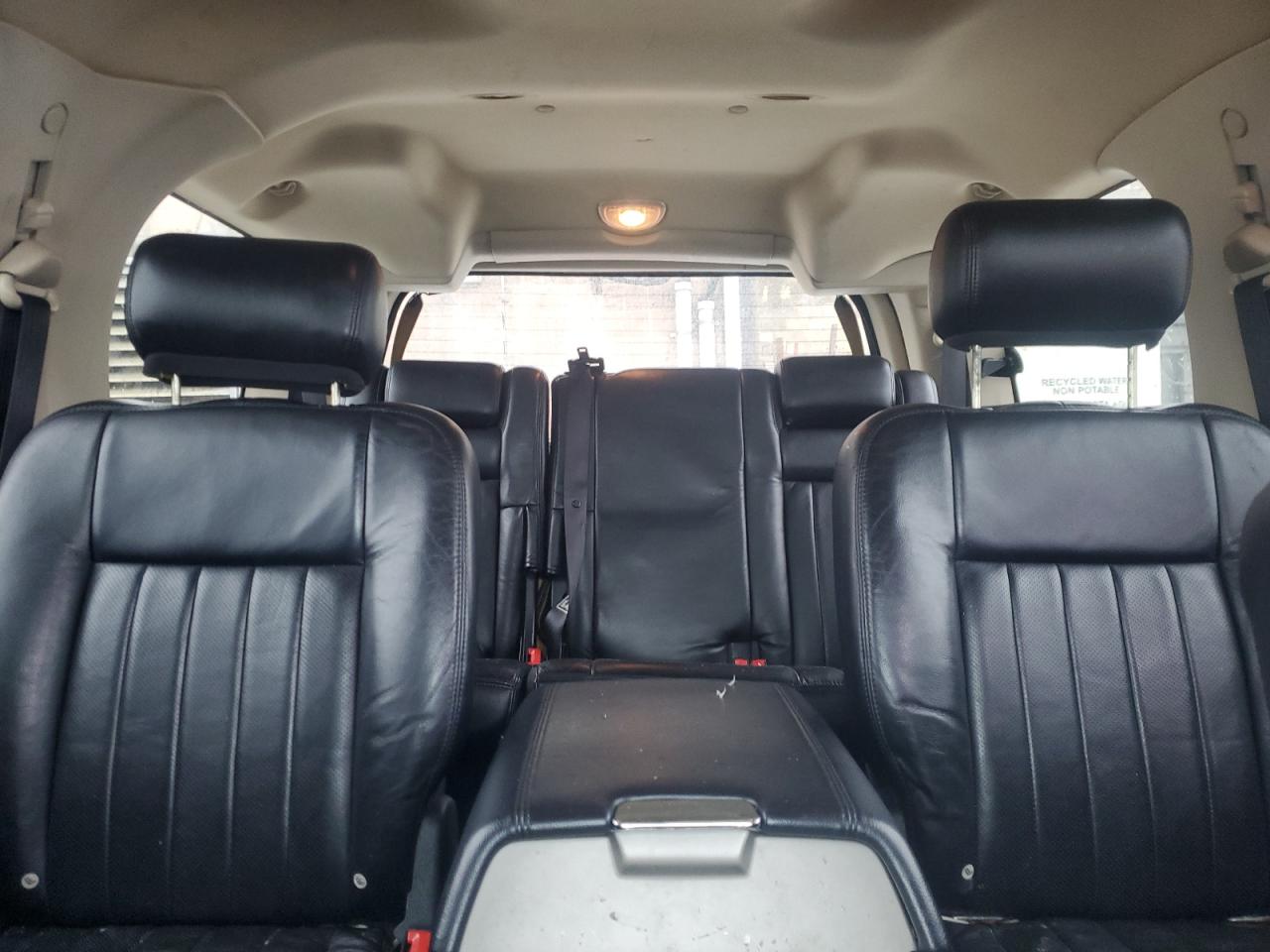 2003 Lincoln Navigator - Image 10