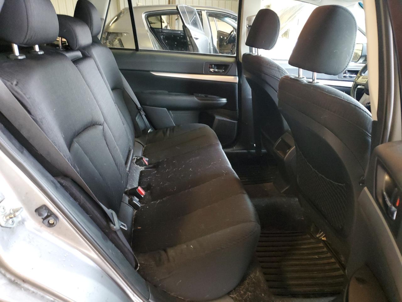 2011 Subaru Outback - Image 11