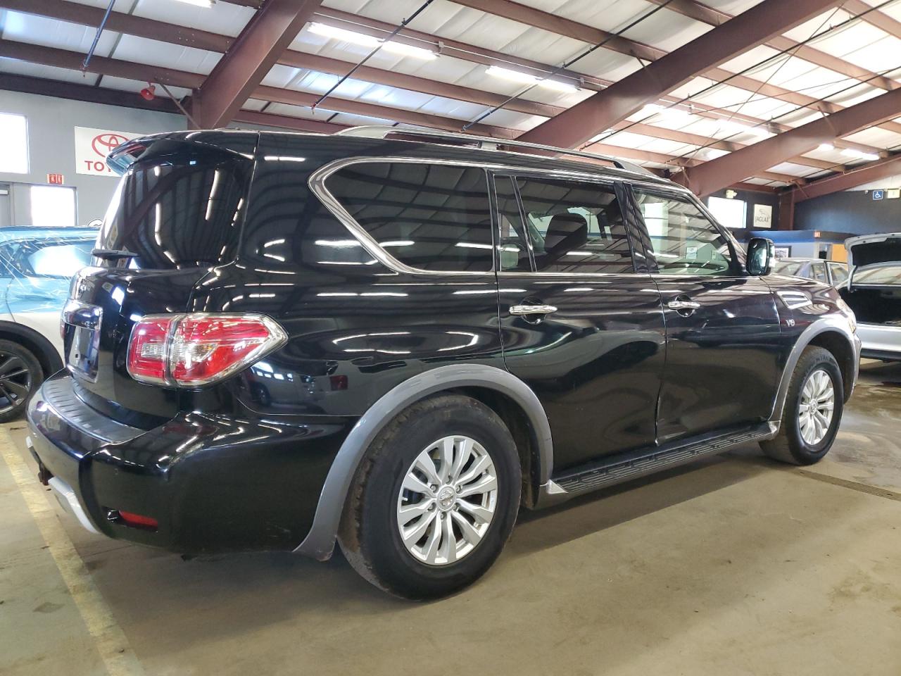2018 Nissan Armada - Image 3