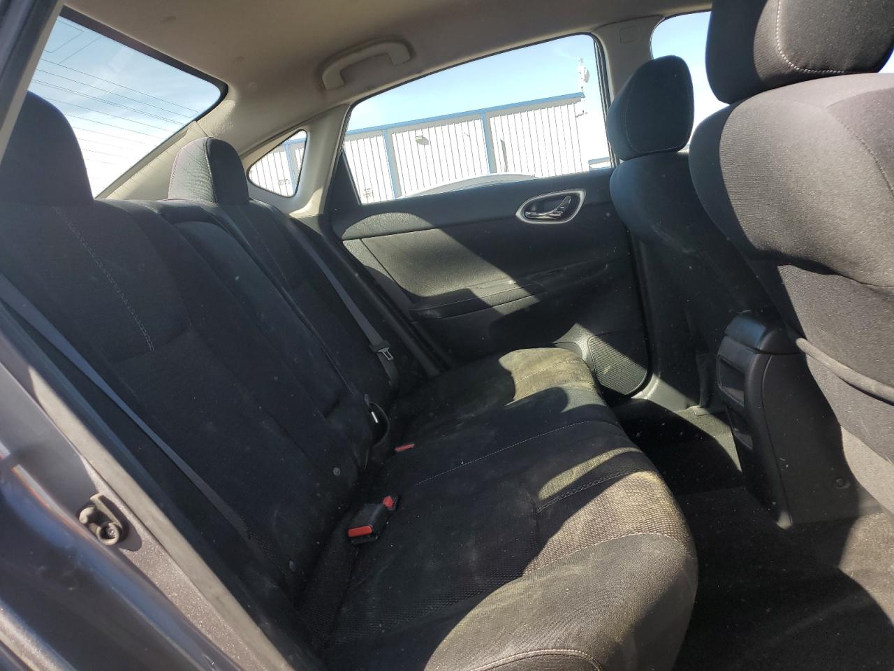 2015 Nissan Sentra - Image 10