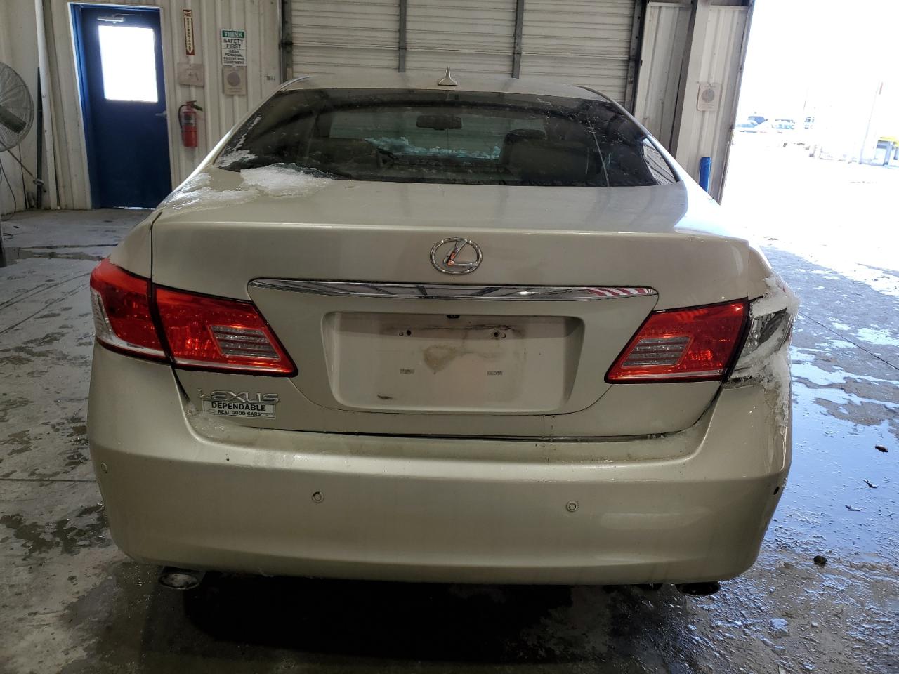 2011 Lexus ES - Image 6