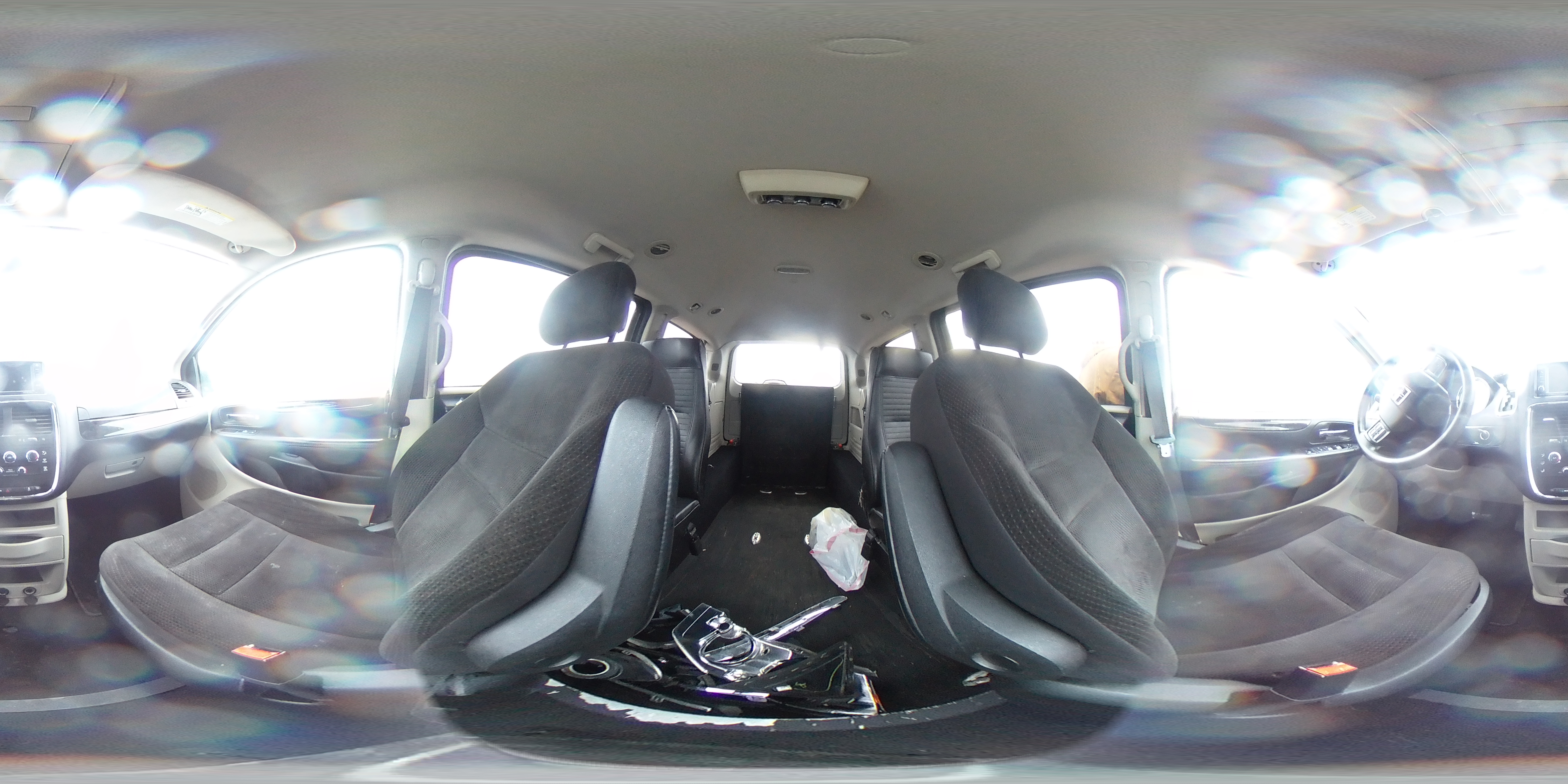 2017 Dodge Caravan - Image 13