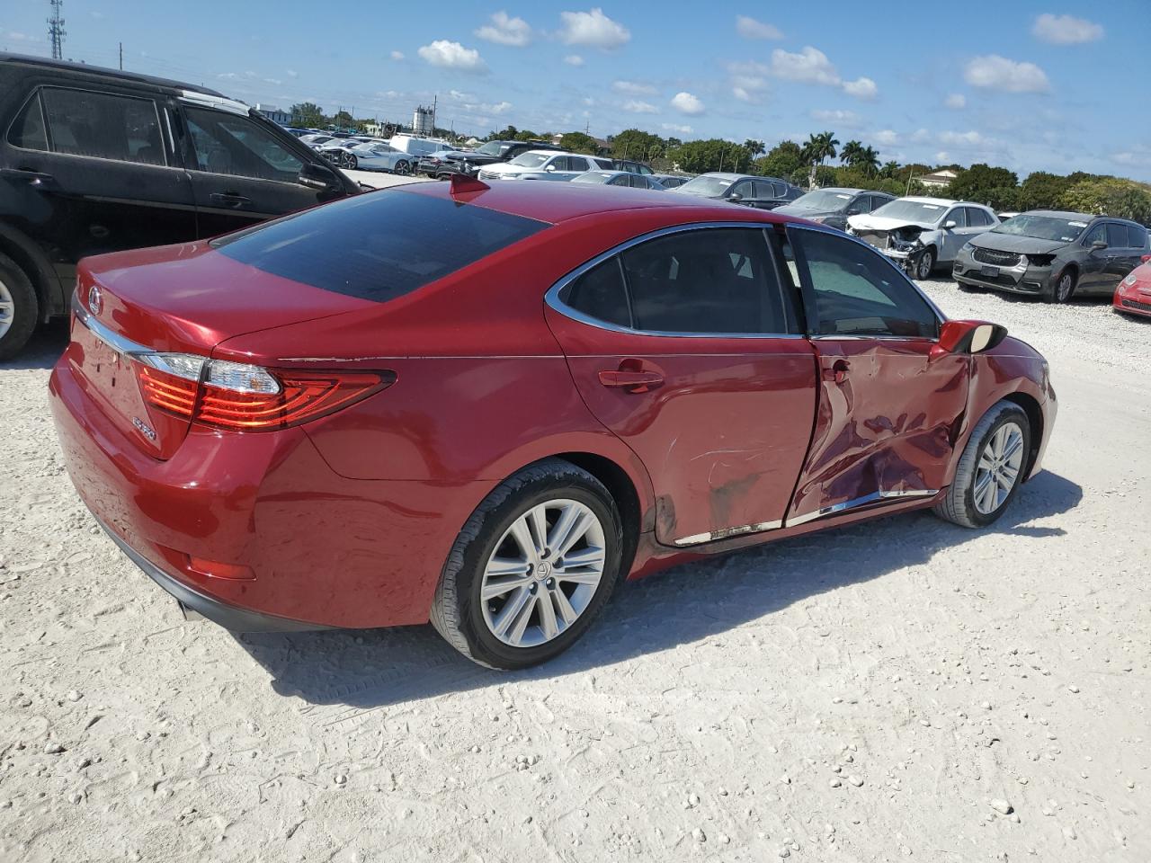 2015 Lexus ES - Image 3