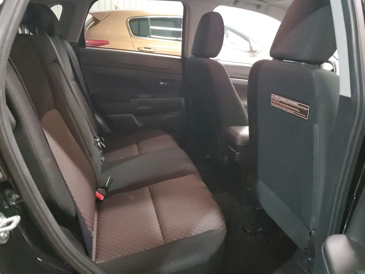 2018 Mitsubishi Outlander - Image 11