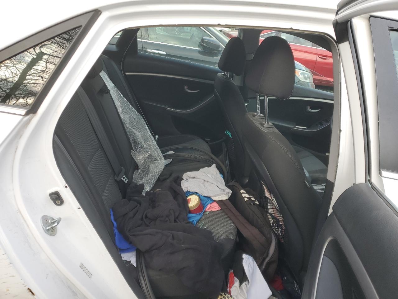2017 Hyundai Elantra - Image 10
