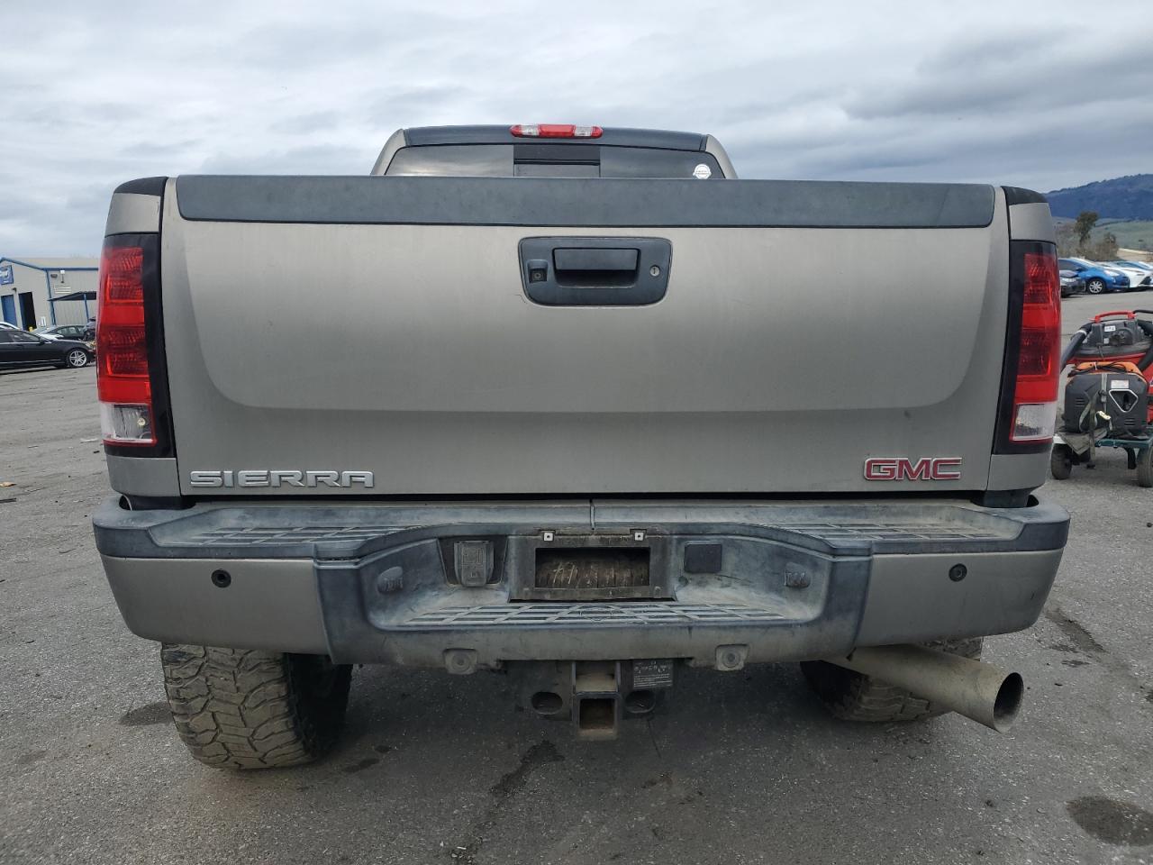 2013 GMC Sierra - Image 6