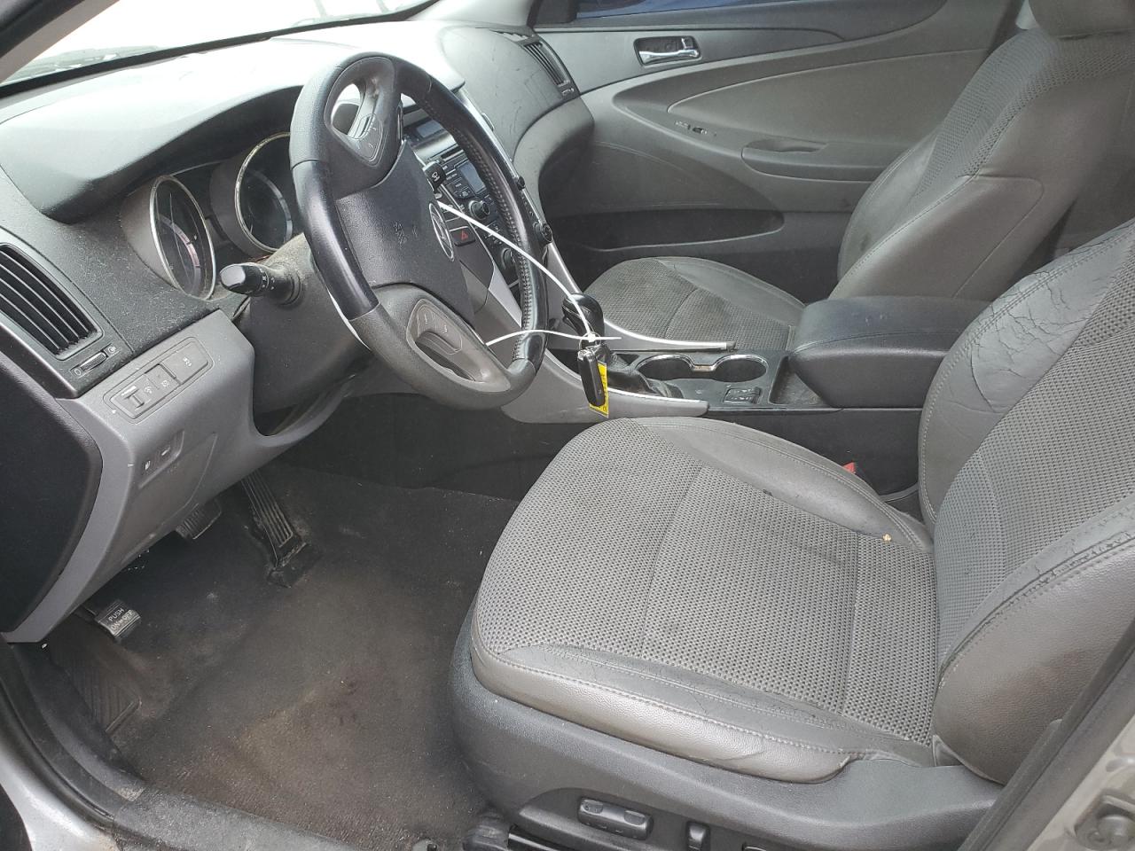 2013 Hyundai Sonata - Image 7