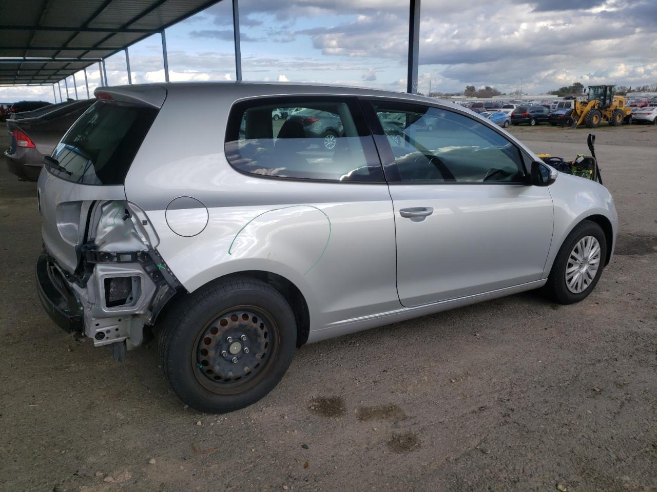 2010 Volkswagen Golf - Image 3