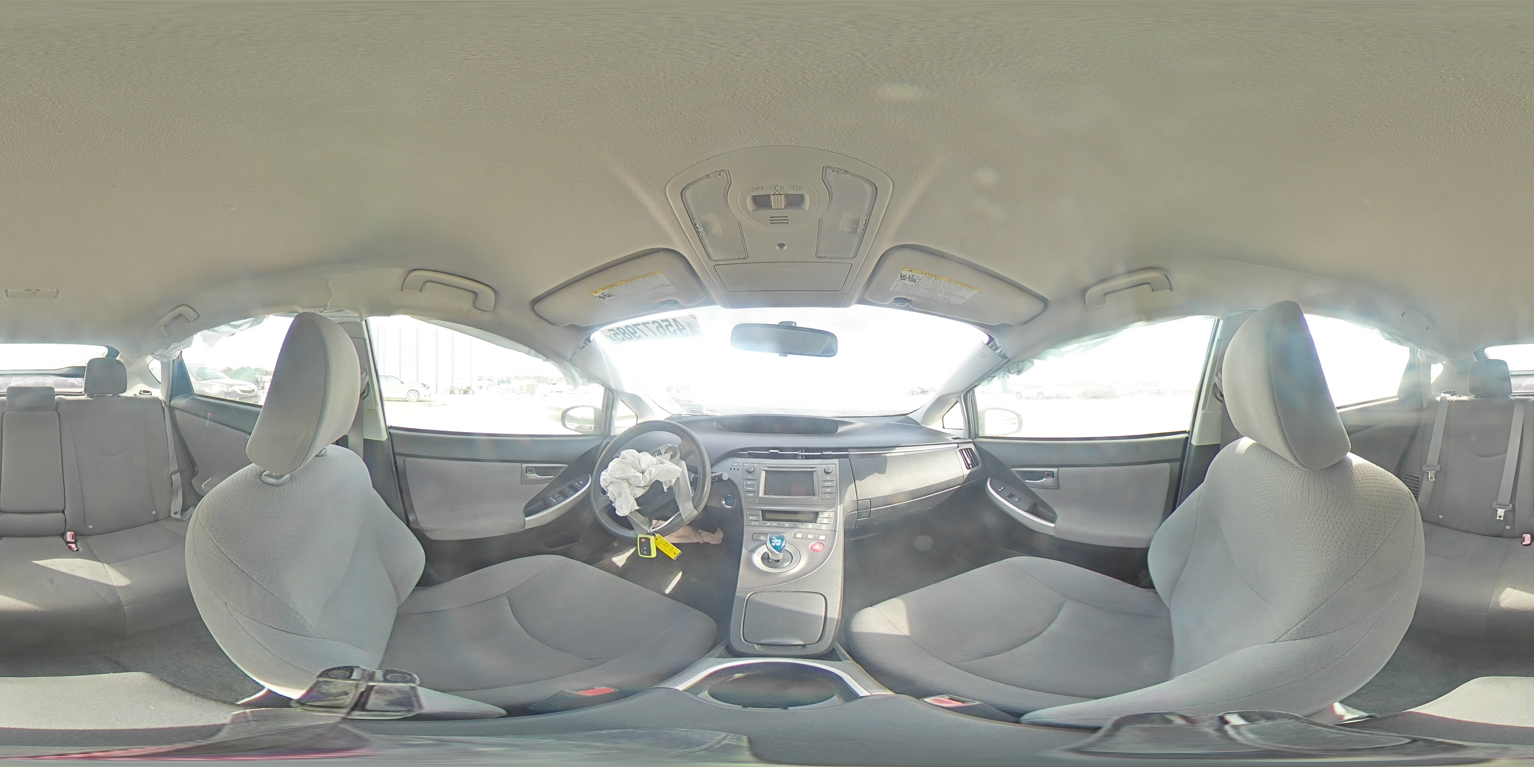 2015 Toyota Prius - Image 13