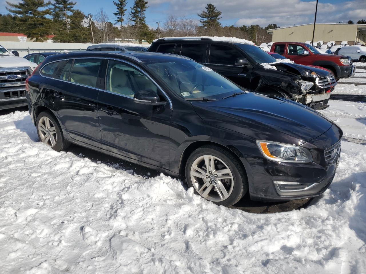 2015 Volvo V60 - Image 4