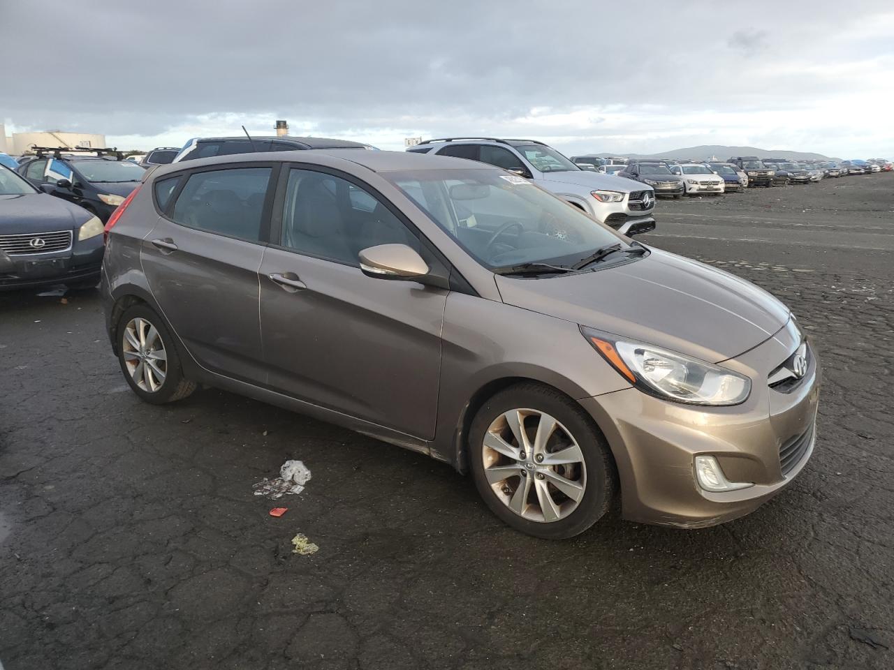 2013 Hyundai Accent - Image 4