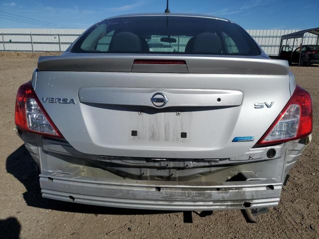  NISSAN VERSA 2016 Серебристый