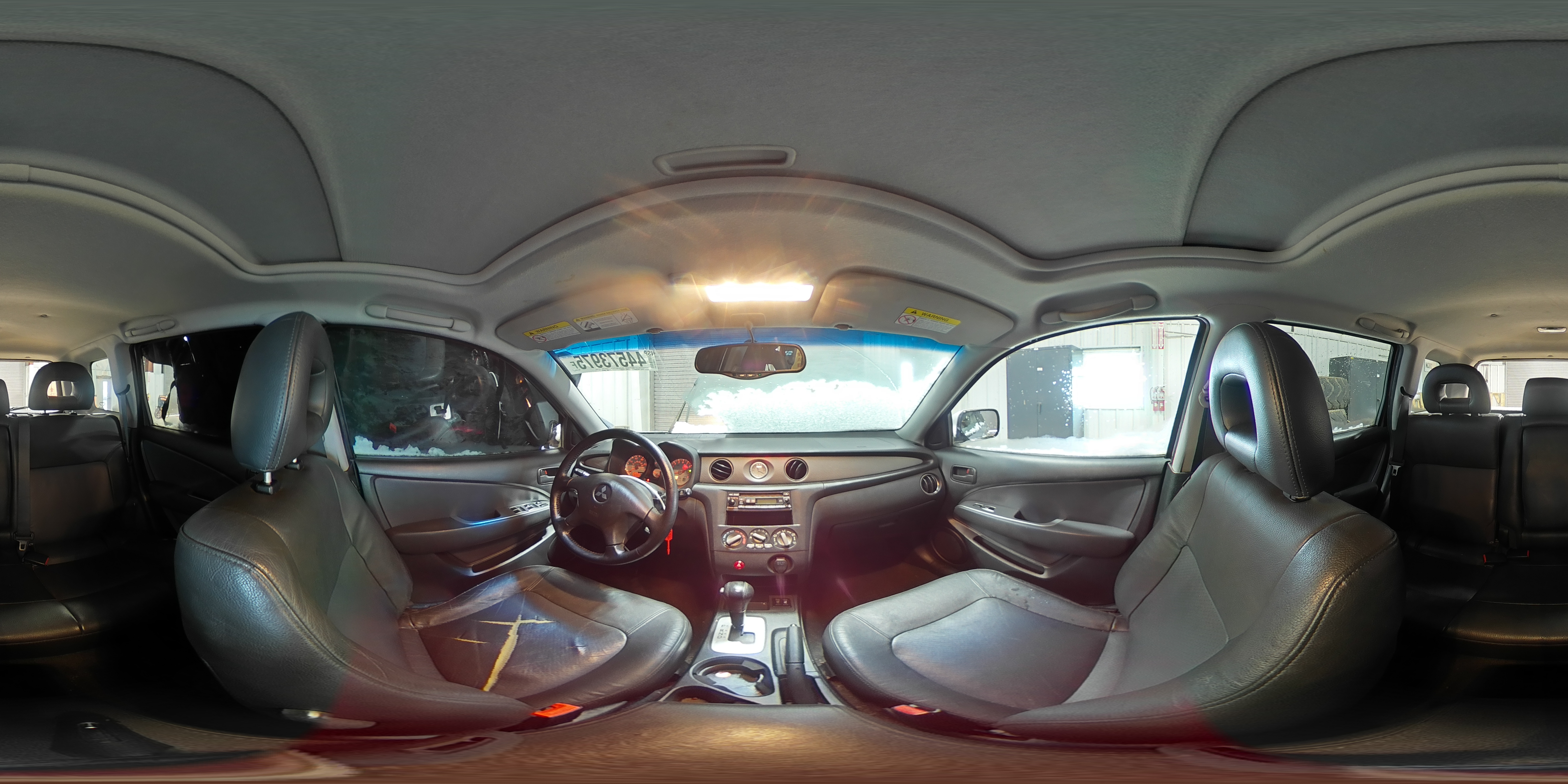 2004 Mitsubishi Outlander - Image 14