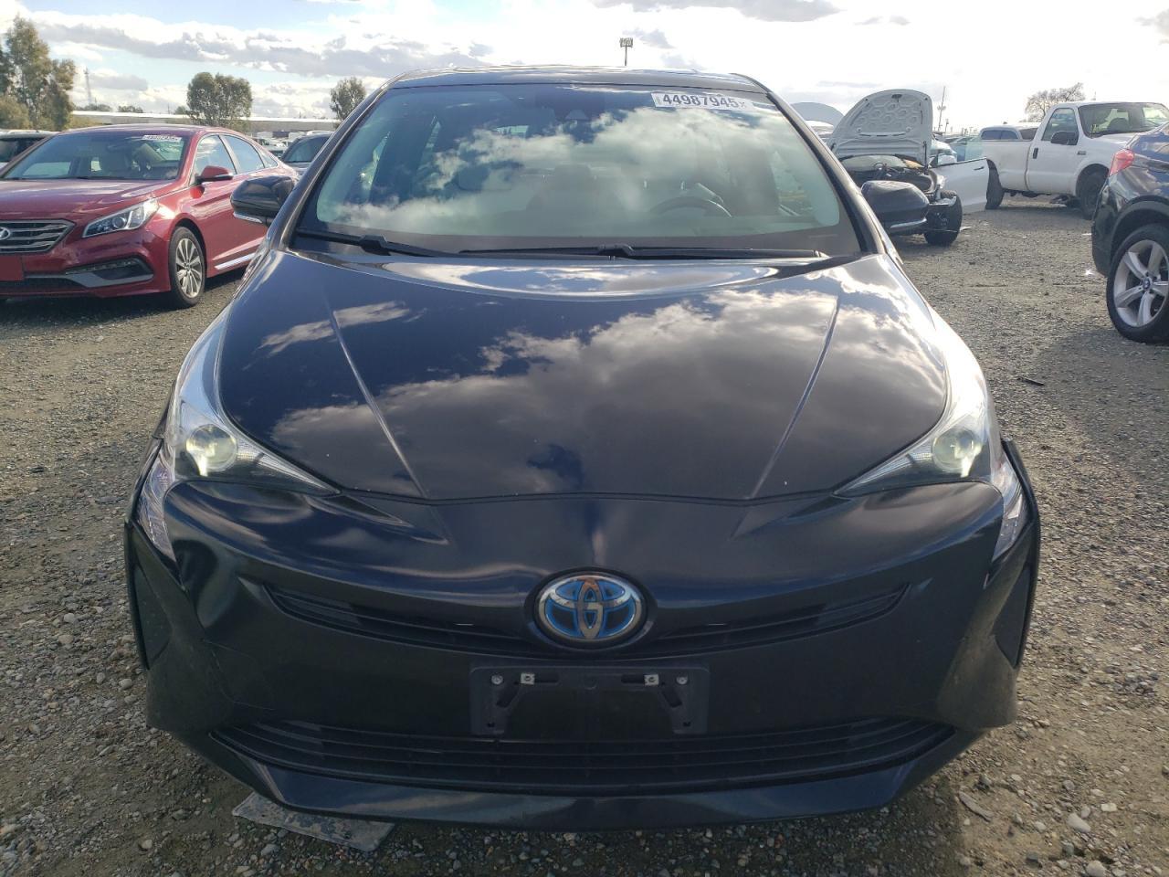 2016 Toyota Prius - Image 5