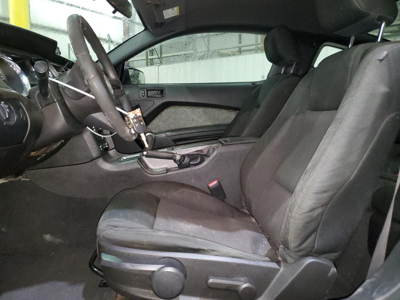 2010 Ford Mustang - Image 7