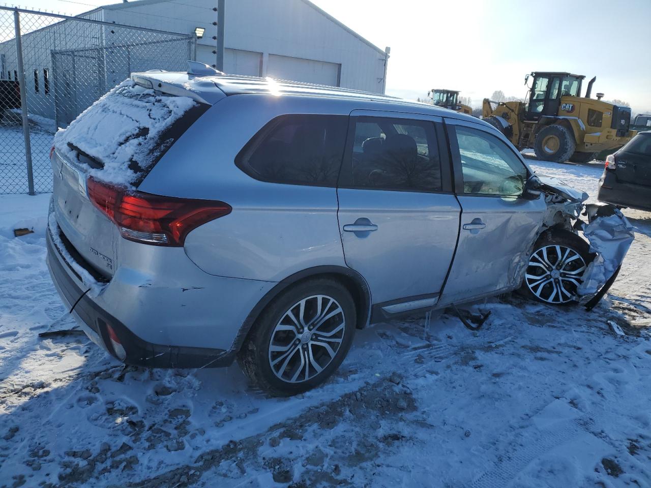 2017 Mitsubishi Outlander - Image 3
