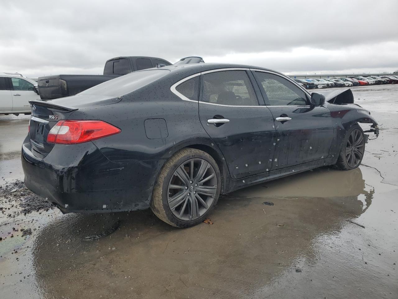 2011 Infiniti M - Image 3