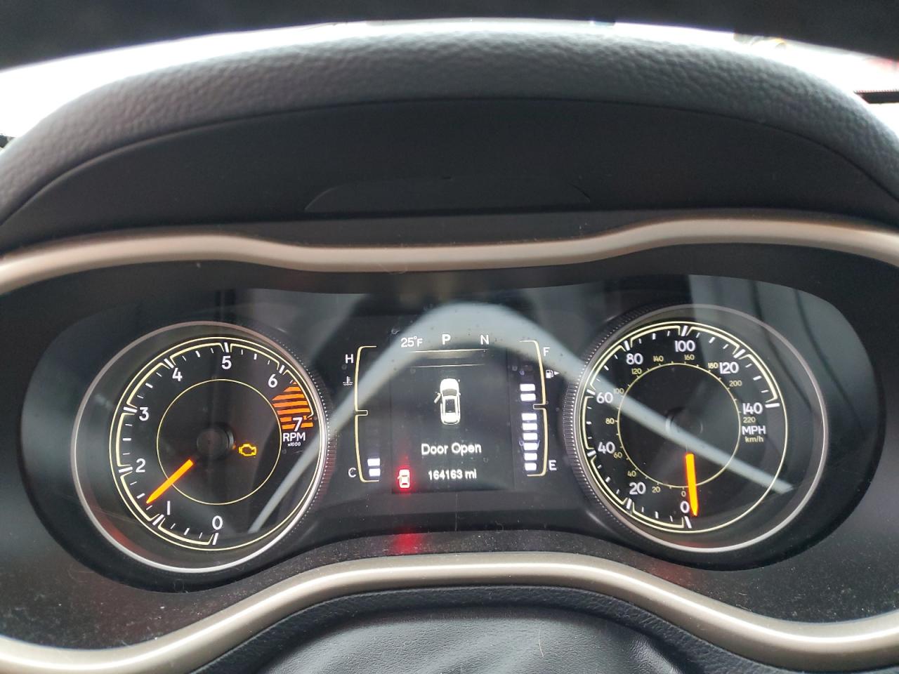 2016 Jeep Grand Cherokee - Image 9