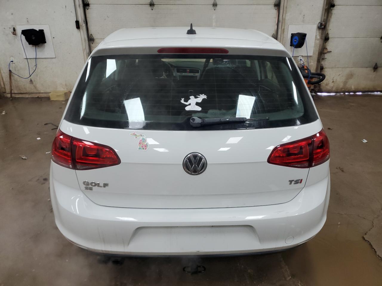 2016 Volkswagen Golf - Image 6