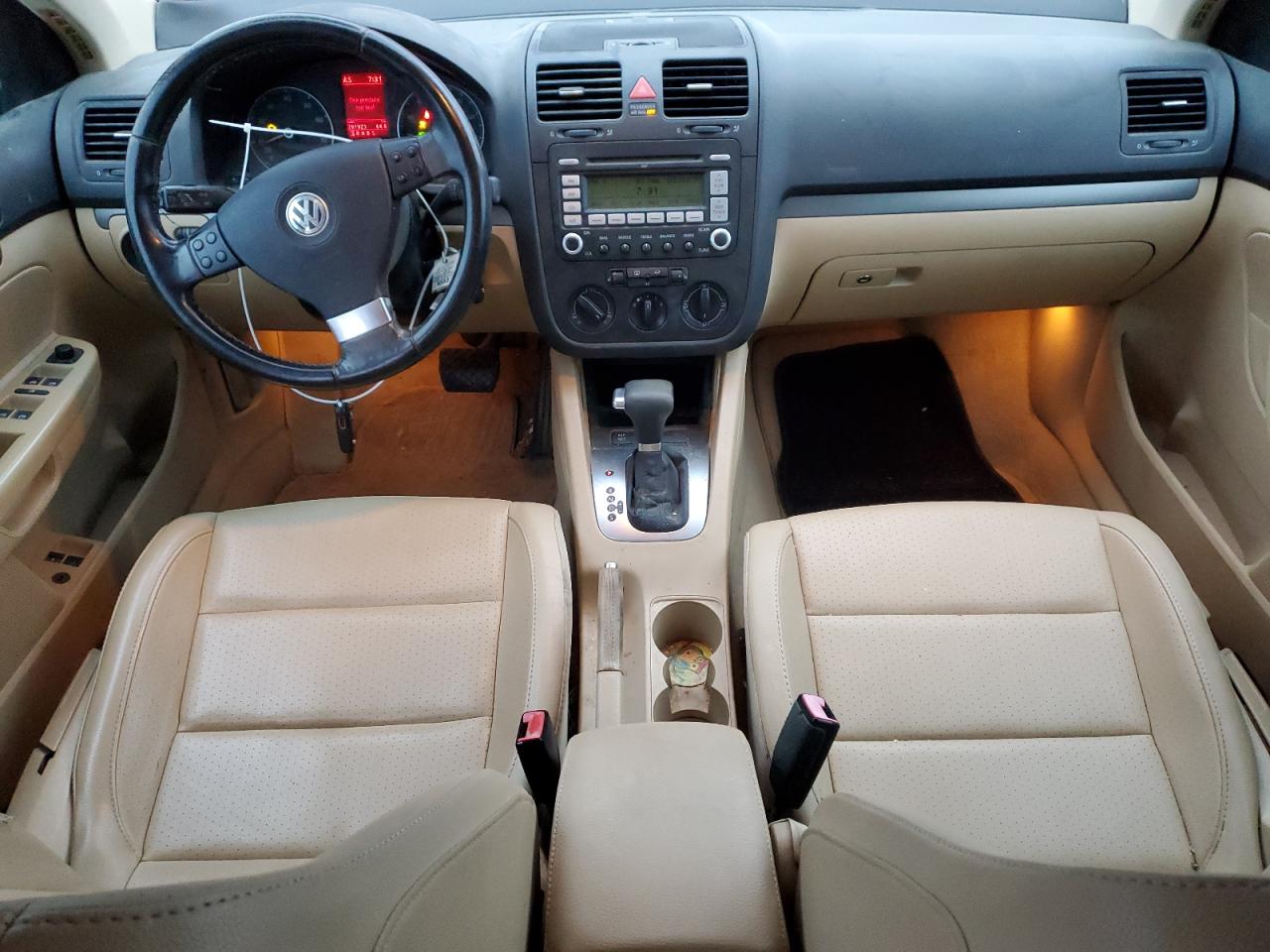 2008 Volkswagen Jetta - Image 8