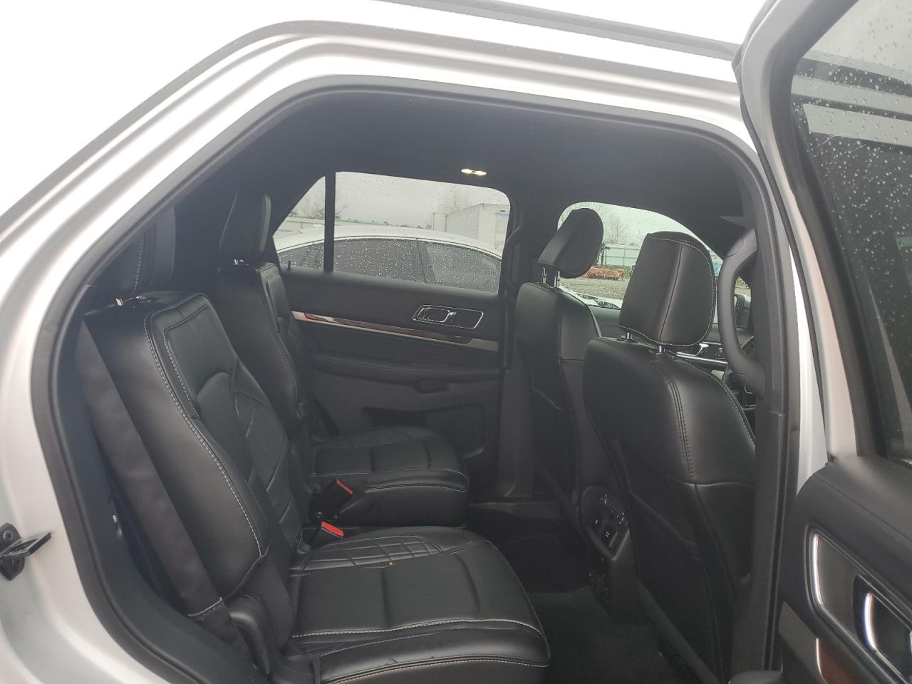 2018 Ford Explorer - Image 11