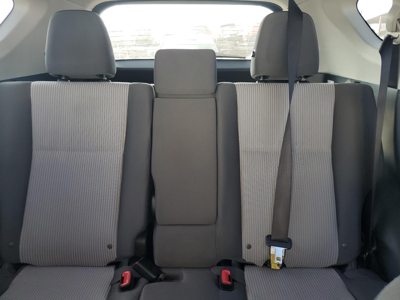 2015 Toyota RAV 4 - Image 10